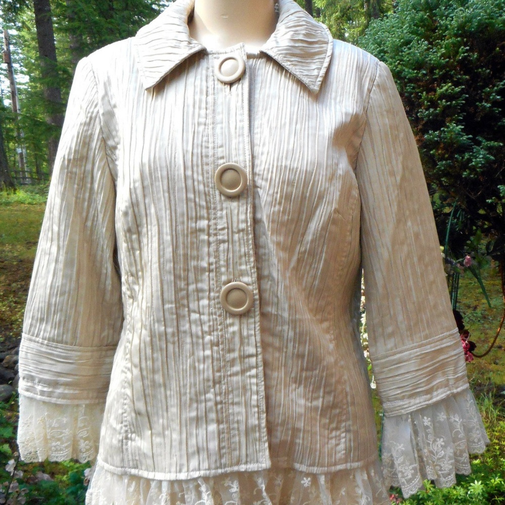Ivy Chic Beige Crinkle Cut Poly/Cotton Lace Jacke